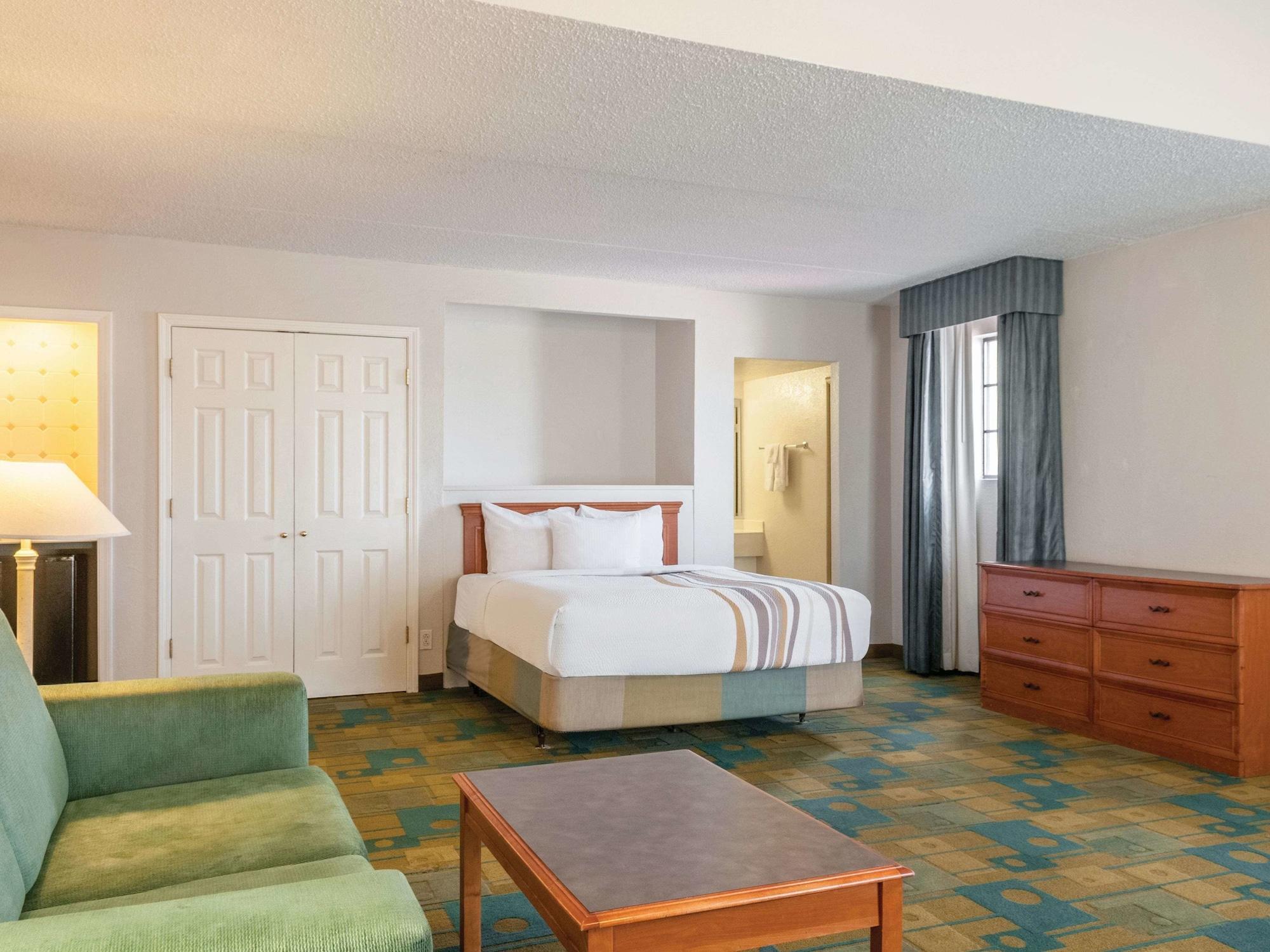 La Quinta Inn By Wyndham New Orleans West Bank / Gretna Exterior photo